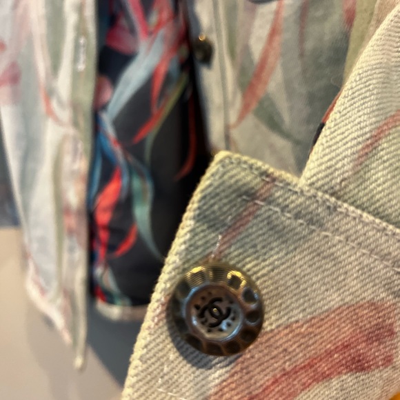 Chanel jacket - Picture 4 of 6